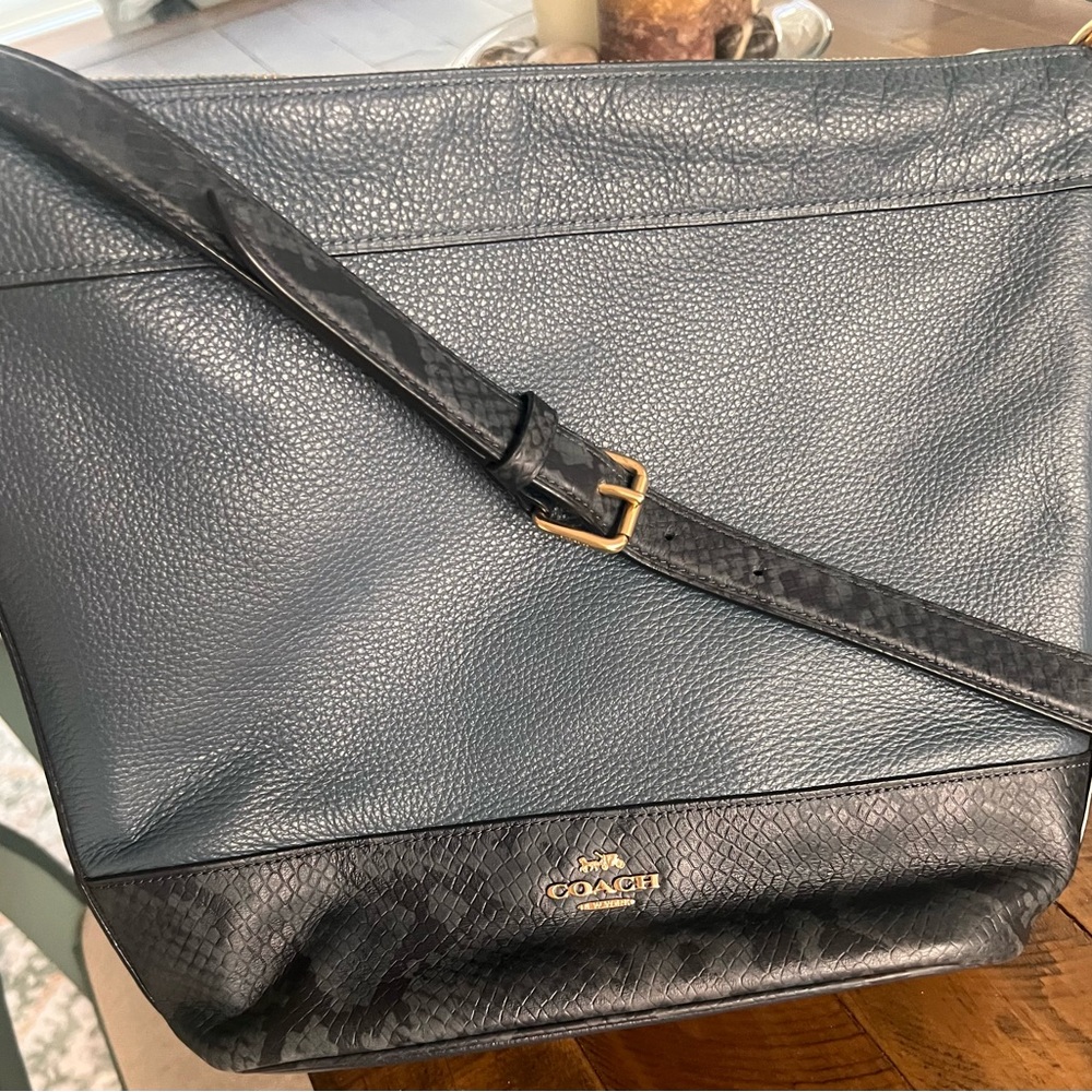 Excellent condition Paxton duffle tote